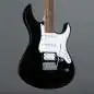 Yamaha PAC112V Pacifica & Lesson (Black)