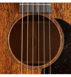 Martin Guitars 00-15M