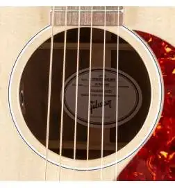 Gibson J-45 Studio Walnut Satin Natural