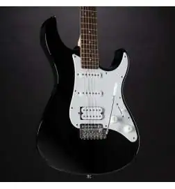 Yamaha PAC012 Pacifica (Black)