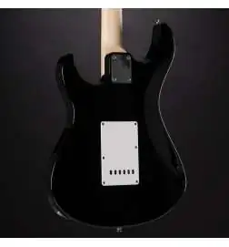 Yamaha PAC012 Pacifica (Black)