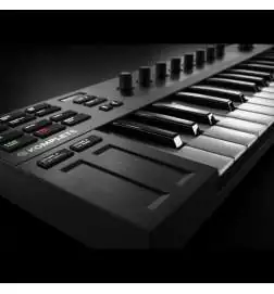 Native Instruments KOMPLETE KONTROL M32 tastiera midi