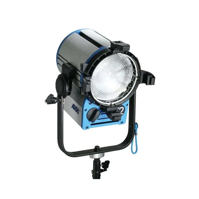 ARRI True Blue T2 MAN azul/plateado Schuko