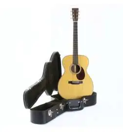 Martin Guitars OM-28