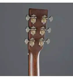 Martin Guitars D-18 Sunburst