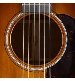 Martin Guitars D-18 Sunburst