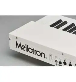 Mellotron M4000D Mini Synthesizer