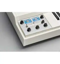 Mellotron M4000D Synthesizer