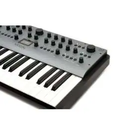 Modal Electronics Carbon8 Synth