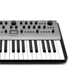 Modal Electronics Carbon8 sintetizador