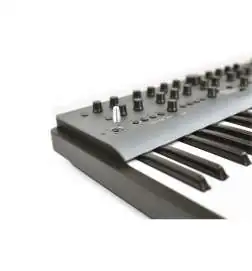 Modal Electronics Carbon8 Synthesizer