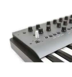 Modal Electronics Carbon8 Synthesizer