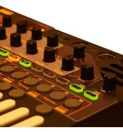 Sonicware LIVEN XFM Synth