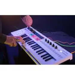 Arturia KeyStep Pro Sequenzer MIDI Controller