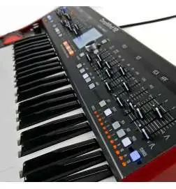 Behringer DeepMind 12