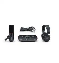Focusrite Vocaster Two Studio Podcast Set