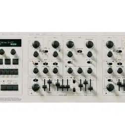 UDO Audio DMNO White Synthesizer